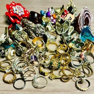 Vintage rings lot.